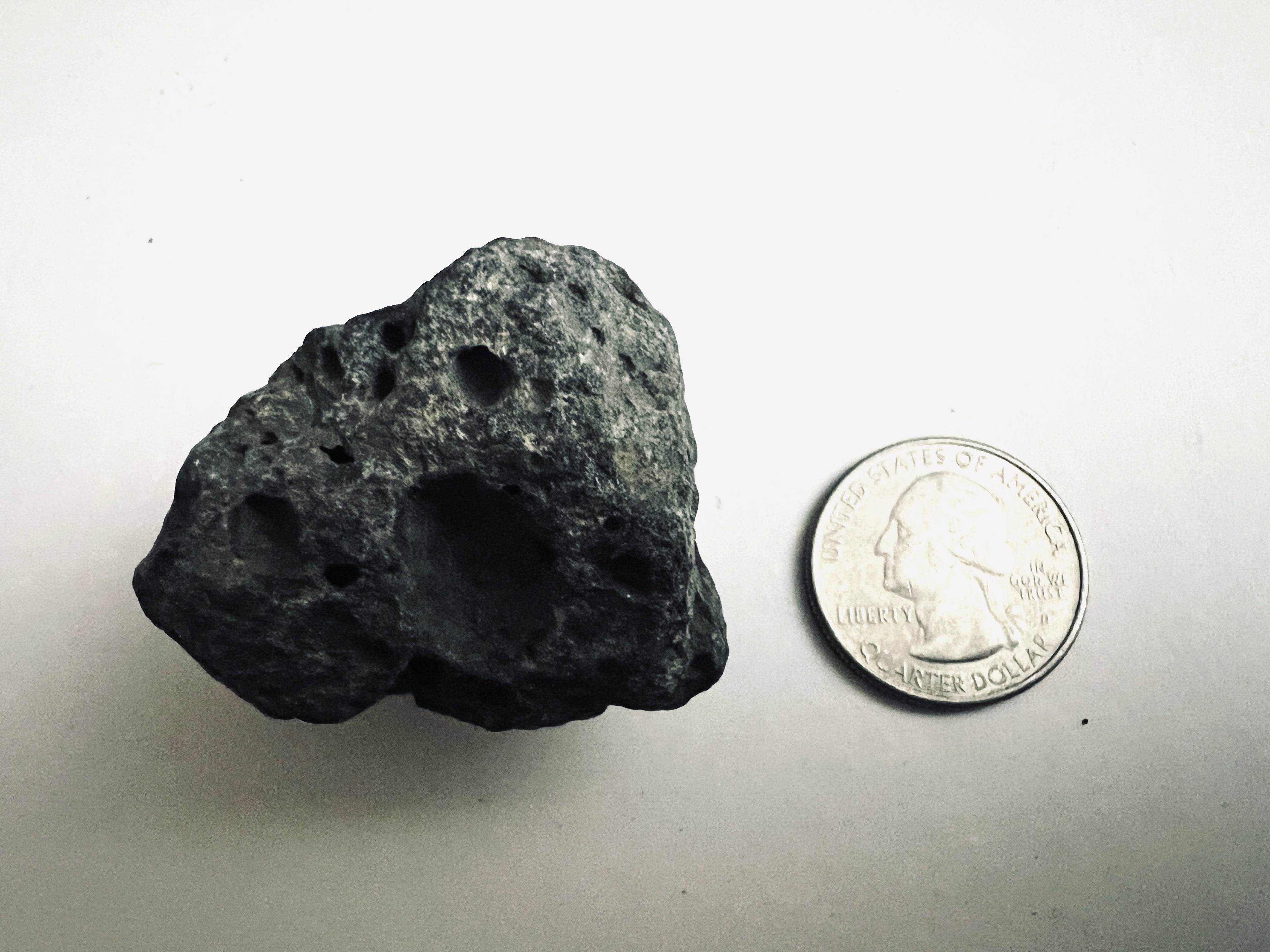 FAKE MOON ROCK - COMMEMORATIVE ARTIFACT #FM00041 - NEW HAMPSHIRE