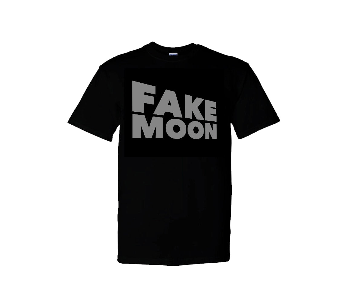 FAKE MOON PERSPECTIVE REFLECTIVE LOGO T-SHIRT